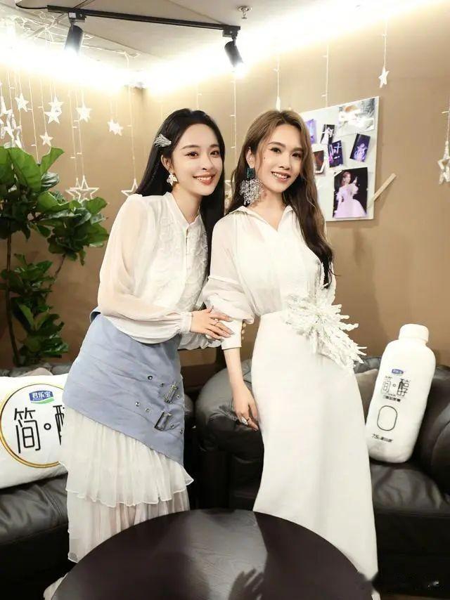 《歌手》2024杨丞琳淘汰出局,音乐合伙人李莎旻子暖心宽慰-第4张图片-九妖电影 《歌手》2024杨丞琳淘汰出局,音乐合伙人李莎旻子暖心宽慰-第4张图片-九妖电影