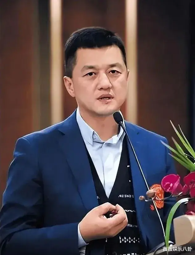 李亚鹏让女儿出面，旁敲侧击想找王菲借钱，王菲却没有惯着李亚鹏-第1张图片-九妖电影