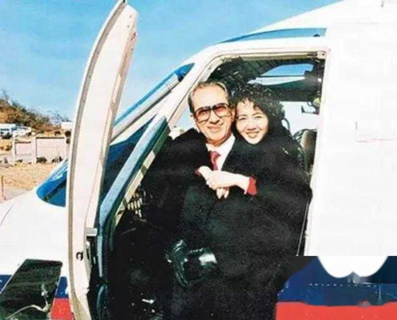 “赌王”何鸿燊的四姨太有多美？20张照片告诉你，美艳不可方物！-第6张图片-九妖电影