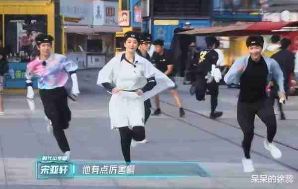 《全员加速中》首播，没了时代少年团，这5个男人撑起了一期高光（全员加速中第一季发布会完整版）-第13张图片-九妖电影