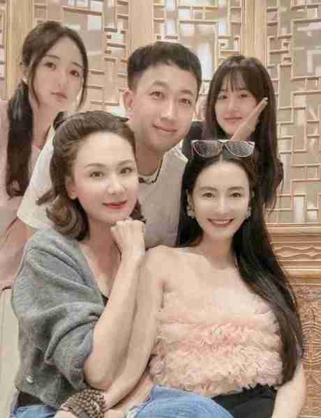 《奔跑吧》八位嘉宾就位依旧不见杨颖，为女性健康发声被骂太讽刺（奔跑吧哪一季没有杨颖）-第16张图片-九妖电影