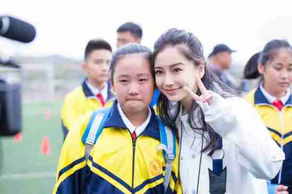 《奔跑吧》八位嘉宾就位依旧不见杨颖，为女性健康发声被骂太讽刺（奔跑吧哪一季没有杨颖）-第17张图片-九妖电影