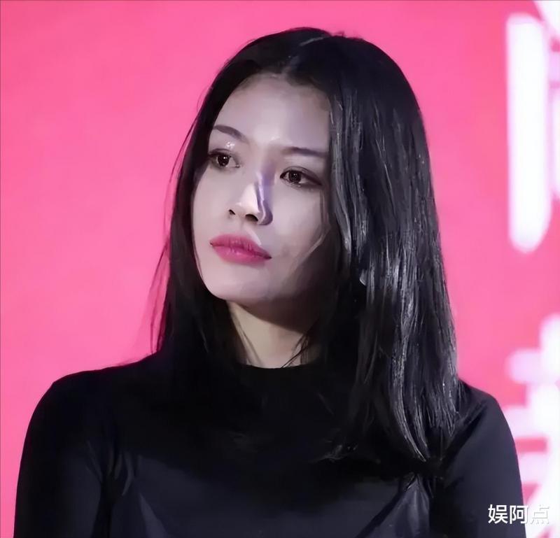 超甜！汪峰带新女友家庭聚餐，两人十指紧扣不避嫌，无视外界目光-第13张图片-九妖电影