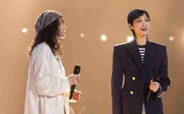 《我想和你唱》李宇春的C位真的是靠作品堆出来的。（我想跟你唱李宇春）-第2张图片-九妖电影