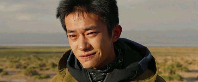 《送你一朵小红花》:悲剧中的亲情,当代社会情感结构(送你一朵小红花简析)-第3张图片-九妖电影 《送你一朵小红花》:悲剧中的亲情,当代社会情感结构(送你一朵小红花简析)-第3张图片-九妖电影