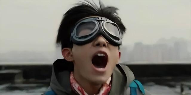 《送你一朵小红花》:悲剧中的亲情,当代社会情感结构(送你一朵小红花简析)-第9张图片-九妖电影 《送你一朵小红花》:悲剧中的亲情,当代社会情感结构(送你一朵小红花简析)-第9张图片-九妖电影