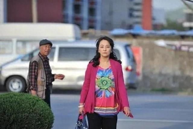 一嫁日本,二嫁美国,三嫁法国,扬言不嫁中国的李勤勤,现在怎样(李勤勤嫁过几个外国人)-第4张图片-九妖电影 一嫁日本,二嫁美国,三嫁法国,扬言不嫁中国的李勤勤,现在怎样(李勤勤嫁过几个外国人)-第4张图片-九妖电影