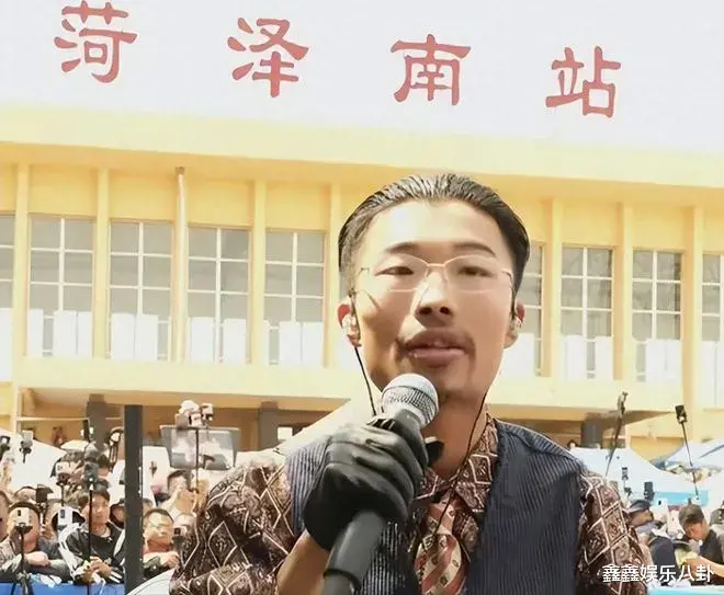 从草根逆袭的励志少年，到“全民网红毒瘤”，郭有才能走多远？-第12张图片-九妖电影