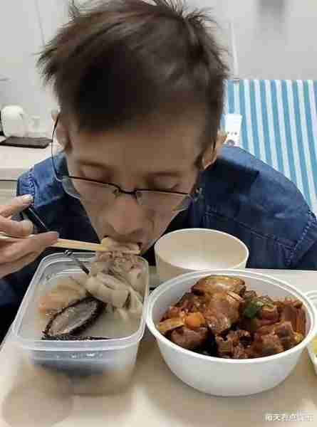一路走好!43岁抗癌网红东东去世,曾是帅气法医,留下一双儿女(东东个人资料)-第3张图片-九妖电影 一路走好!43岁抗癌网红东东去世,曾是帅气法医,留下一双儿女(东东个人资料)-第3张图片-九妖电影