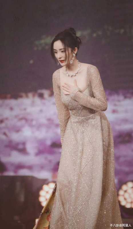 一部谍战剧，把38岁杨幂的“中年尴尬”展现得淋漓尽致（杨幂演的军旅片）-第19张图片-九妖电影