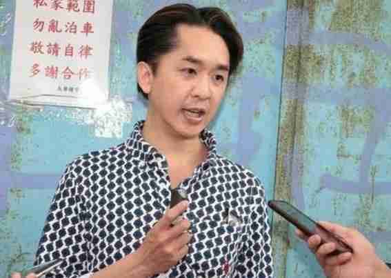 三女共侍一夫,每人每月还有50万工资拿,每周还有一天休息时间(混乱家庭派对)-第6张图片-九妖电影 三女共侍一夫,每人每月还有50万工资拿,每周还有一天休息时间(混乱家庭派对)-第6张图片-九妖电影