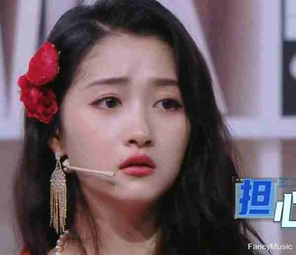 《王牌对王牌》节目被骂，无下限整蛊关晓彤，关晓彤直接被吓哭（王牌对王牌2021关晓彤跳舞）-第4张图片-九妖电影