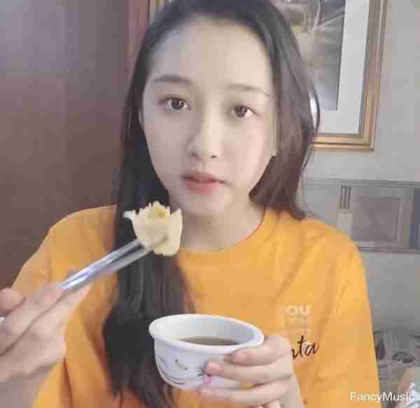 《王牌对王牌》节目被骂，无下限整蛊关晓彤，关晓彤直接被吓哭（王牌对王牌2021关晓彤跳舞）-第11张图片-九妖电影