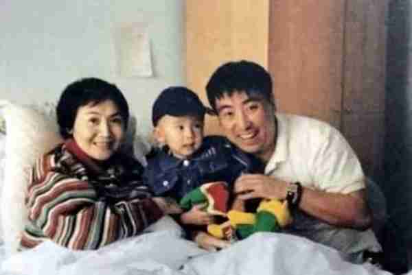 不幸去世的5位国家一级演员,看到他们的照片,才知已去世多年(国家一级演员离世)-第47张图片-九妖电影 不幸去世的5位国家一级演员,看到他们的照片,才知已去世多年(国家一级演员离世)-第47张图片-九妖电影