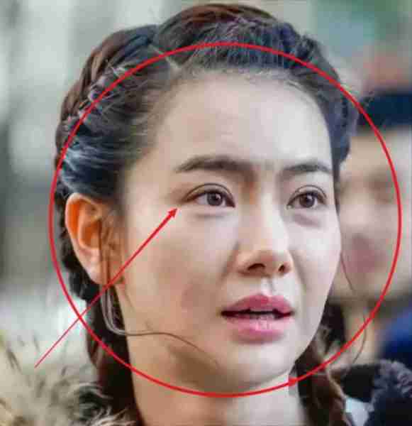 不理解！为什么戚薇老的那么快啊！早期甜美模样迷倒京城第一帅T（戚薇为什么那么霸气知乎）-第9张图片-九妖电影