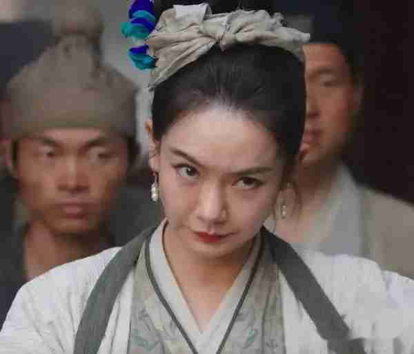不理解！为什么戚薇老的那么快啊！早期甜美模样迷倒京城第一帅T（戚薇为什么那么霸气知乎）-第17张图片-九妖电影