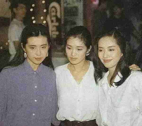 与汪峰离婚6个月后,再看章子怡的处境,张艺谋的话终于有人信了(汪峰对章子怡说什么)-第7张图片-九妖电影 与汪峰离婚6个月后,再看章子怡的处境,张艺谋的话终于有人信了(汪峰对章子怡说什么)-第7张图片-九妖电影