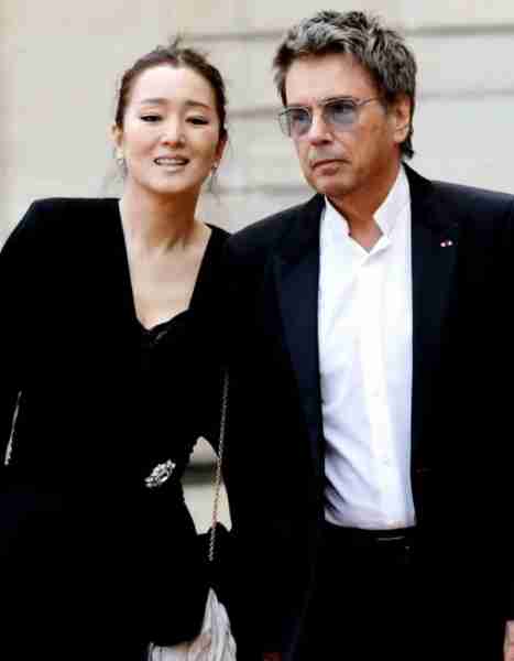 与汪峰离婚6个月后,再看章子怡的处境,张艺谋的话终于有人信了(汪峰对章子怡说什么)-第22张图片-九妖电影 与汪峰离婚6个月后,再看章子怡的处境,张艺谋的话终于有人信了(汪峰对章子怡说什么)-第22张图片-九妖电影