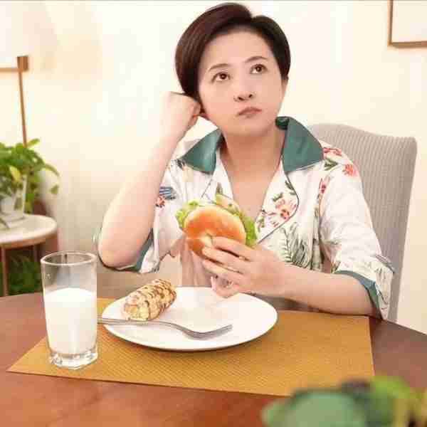 事实证明，42岁竟无人敢娶，单身住豪宅的金铭，活成了人生赢家（金铭 年龄）-第15张图片-九妖电影