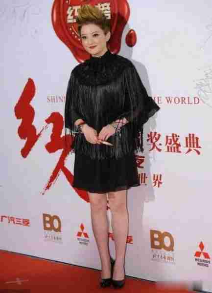 事实证明，42岁竟无人敢娶，单身住豪宅的金铭，活成了人生赢家（金铭 年龄）-第17张图片-九妖电影