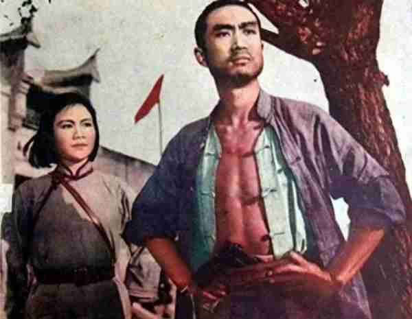 他主演《洪湖赤卫队》爆红，因癌病逝，妻子也是著名演员（电影《洪湖赤卫队》演员表）-第1张图片-九妖电影