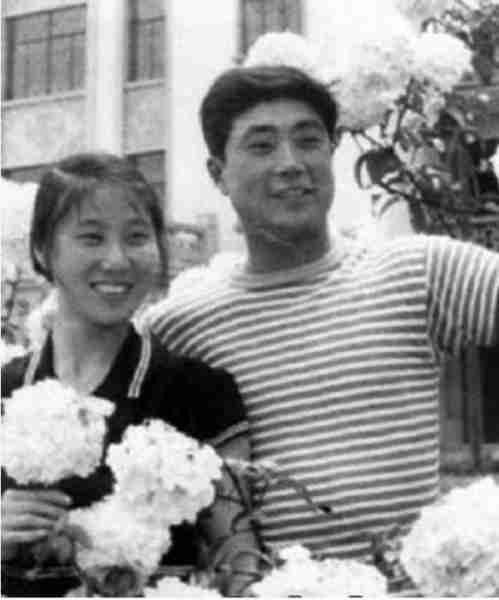 他主演《洪湖赤卫队》爆红，因癌病逝，妻子也是著名演员（电影《洪湖赤卫队》演员表）-第15张图片-九妖电影