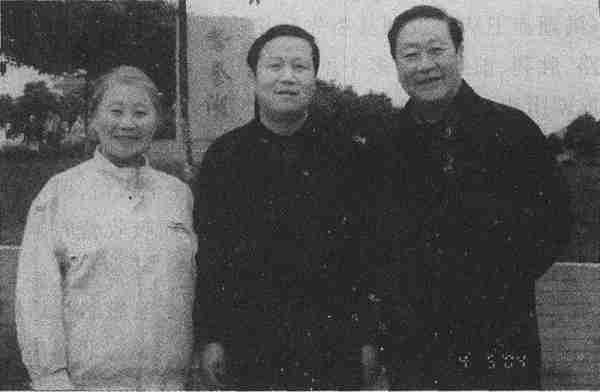 他主演《洪湖赤卫队》爆红，因癌病逝，妻子也是著名演员（电影《洪湖赤卫队》演员表）-第19张图片-九妖电影
