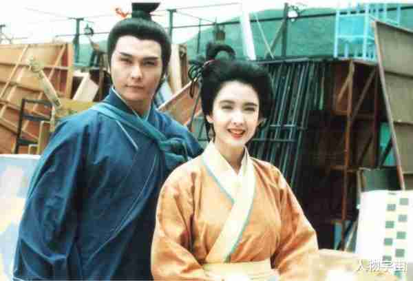 他公认靓仔愈老愈型，爸爸是牧师女儿港姐5强，车楼都写太太名（香港牧师最新牧师讲道视频）-第15张图片-九妖电影