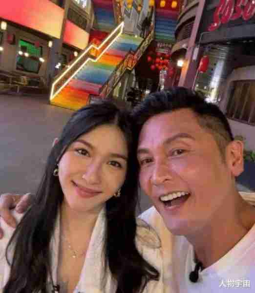他公认靓仔愈老愈型，爸爸是牧师女儿港姐5强，车楼都写太太名（香港牧师最新牧师讲道视频）-第20张图片-九妖电影