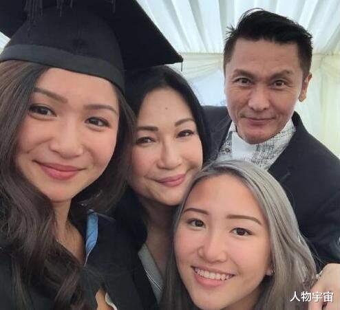 他公认靓仔愈老愈型，爸爸是牧师女儿港姐5强，车楼都写太太名（香港牧师最新牧师讲道视频）-第23张图片-九妖电影