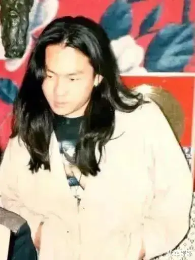 他和王菲同居多年，分手后恋上韩红，却娶了咏梅，如今怎样了？（王菲韩红合唱的歌）-第5张图片-九妖电影