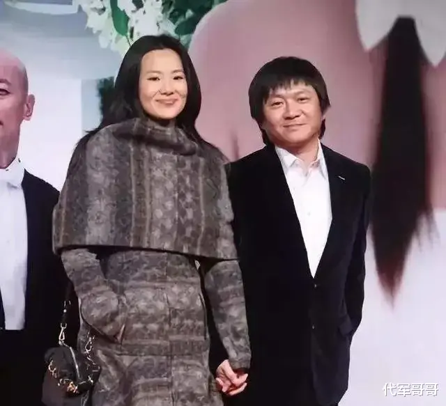 他和王菲同居多年，分手后恋上韩红，却娶了咏梅，如今怎样了？（王菲韩红合唱的歌）-第16张图片-九妖电影