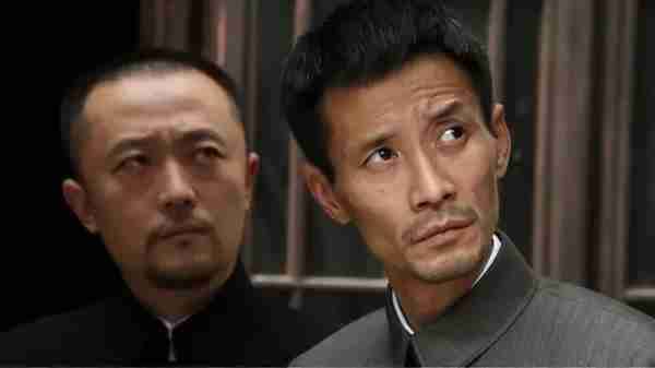 他在《重生之门》坑惨“王俊凯”，《微暗之火》中演好人总觉得他有诈，如今54岁演了100部戏（重生之门王俊凯路透图）-第10张图片-九妖电影