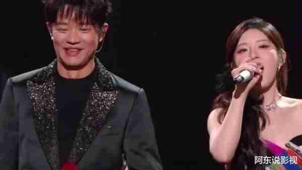 一场跨年晚会，揭开了疑似“假唱”演员的遮羞布（2021跨年演唱会翻车和假唱）-第15张图片-九妖电影
