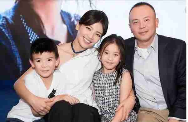 他曾与刘涛同床共枕4年,如今年过六旬仍单身,刘涛:我对不起他-第16张图片-九妖电影 他曾与刘涛同床共枕4年,如今年过六旬仍单身,刘涛:我对不起他-第16张图片-九妖电影