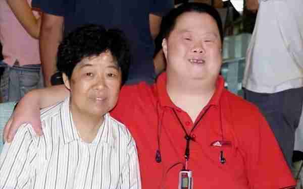 一生仅有三岁智力，却被称为天才登上春晚，如今过上了怎样的生活（智力只有3岁怎么办）-第6张图片-九妖电影