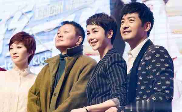 伸舌头、嘴亲肿、忘年吻,这些“中老年”演员的吻戏,个个辣眼睛(演老年人的女演员是谁)-第4张图片-九妖电影 伸舌头、嘴亲肿、忘年吻,这些“中老年”演员的吻戏,个个辣眼睛(演老年人的女演员是谁)-第4张图片-九妖电影