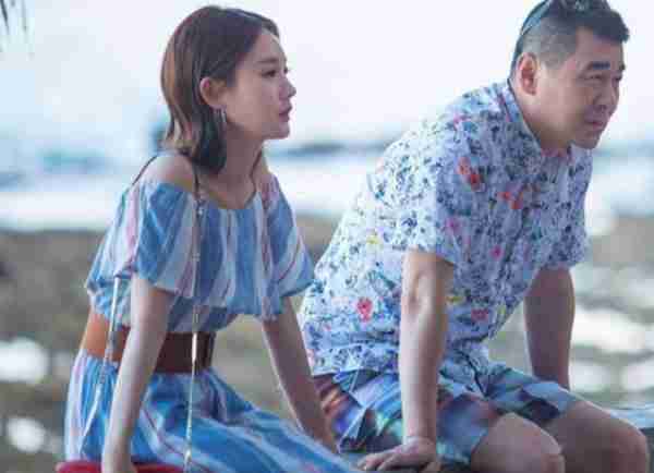 伸舌头、嘴亲肿、忘年吻,这些“中老年”演员的吻戏,个个辣眼睛(演老年人的女演员是谁)-第16张图片-九妖电影 伸舌头、嘴亲肿、忘年吻,这些“中老年”演员的吻戏,个个辣眼睛(演老年人的女演员是谁)-第16张图片-九妖电影