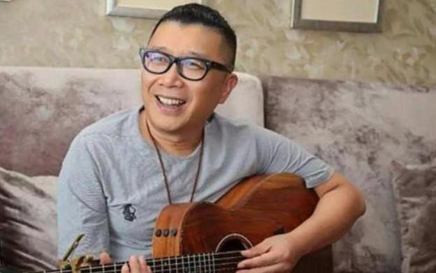 上了四次春晚，凭借一首歌怒赚2亿，火爆全网的他，为什么突然消失了（春晚连续四年）-第3张图片-九妖电影