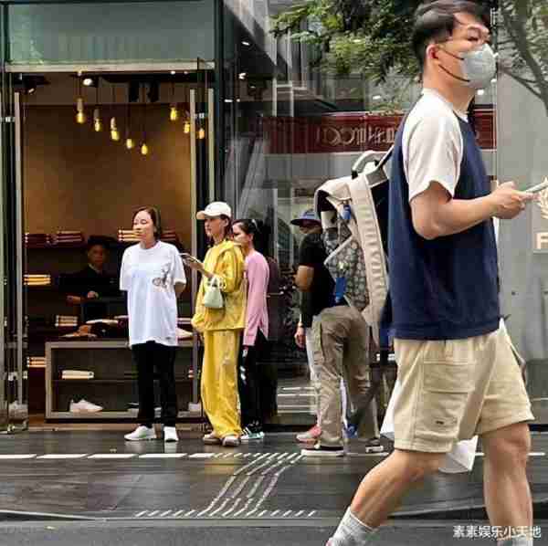 何超莲带窦骁回香港豪宅庆生，三太陈婉珍为女儿送蛋糕和祝福（何超莲窦骁求婚）-第12张图片-九妖电影