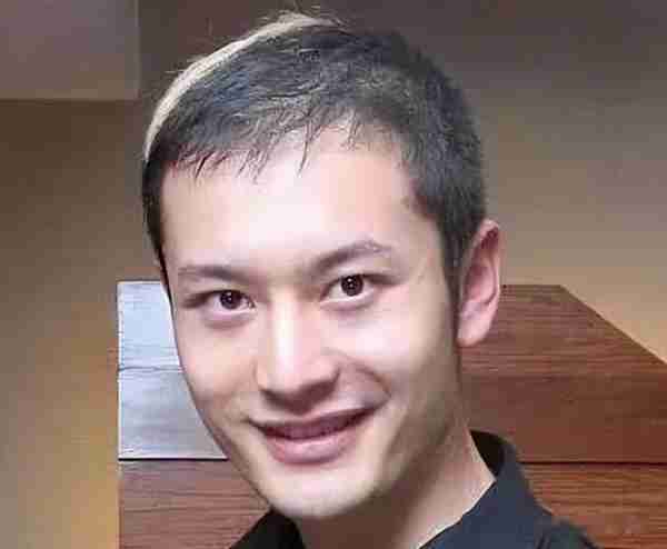 假发、假臀、假肌肉,大半娱乐圈“从头假到脚”,还有什么是真的(假发知乎)-第4张图片-九妖电影 假发、假臀、假肌肉,大半娱乐圈“从头假到脚”,还有什么是真的(假发知乎)-第4张图片-九妖电影
