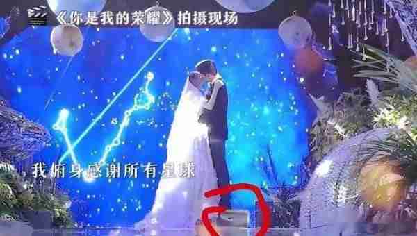 假发、假臀、假肌肉,大半娱乐圈“从头假到脚”,还有什么是真的(假发知乎)-第10张图片-九妖电影 假发、假臀、假肌肉,大半娱乐圈“从头假到脚”,还有什么是真的(假发知乎)-第10张图片-九妖电影