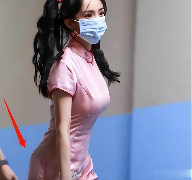假发、假臀、假肌肉,大半娱乐圈“从头假到脚”,还有什么是真的(假发知乎)-第20张图片-九妖电影 假发、假臀、假肌肉,大半娱乐圈“从头假到脚”,还有什么是真的(假发知乎)-第20张图片-九妖电影