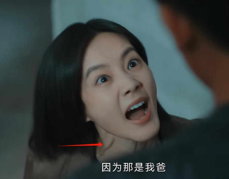 全程空洞眼，面无表情，33岁李一桐出手，带来教科书式“女警演技”（李一桐演戏怎么没表情）-第9张图片-九妖电影