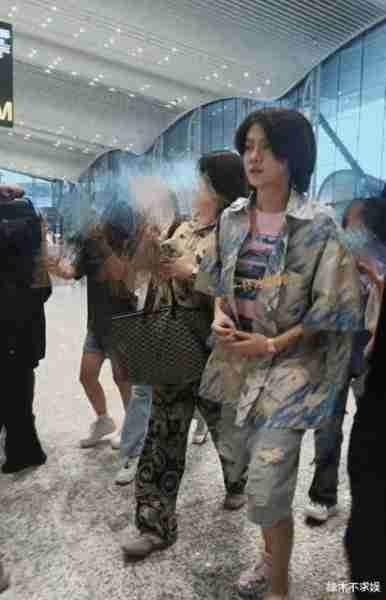 关晓彤为鹿晗庆34岁生日，庆生视频曝光，鹿晗吃蛋糕跳舞好幸福！（2021关晓彤为鹿晗庆生了吗）-第16张图片-九妖电影