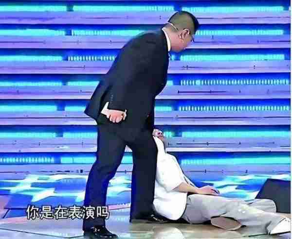 中国最“邪门”的综艺节目：老板入狱，主持人被坑，BOSS团破产（中国最邪门的事）-第4张图片-九妖电影