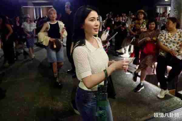 具俊晔演唱会现场曝出！小S性感热舞high翻全场，大S却未现身只送花篮（具俊晔照片）-第5张图片-九妖电影