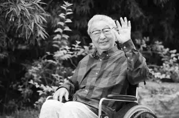 九登春晚的他晚年丧子,85岁患癌离世一年后,儿女为遗产对簿公堂(春晚2021节目单公布周深)-第8张图片-九妖电影 九登春晚的他晚年丧子,85岁患癌离世一年后,儿女为遗产对簿公堂(春晚2021节目单公布周深)-第8张图片-九妖电影