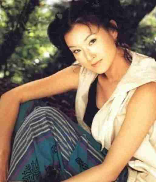 事实证明，退出春晚舞台的宋祖英，已经走上了另一条路!（春晚结束音乐叫什么）-第35张图片-九妖电影