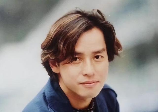 出轨粉丝,抛弃发妻,把上亿财产给了私生子,他的渣你想象不到(男人出轨抛弃孩子妻子)-第3张图片-九妖电影 出轨粉丝,抛弃发妻,把上亿财产给了私生子,他的渣你想象不到(男人出轨抛弃孩子妻子)-第3张图片-九妖电影